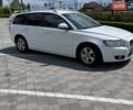 Белый Вольво В50, объемом двигателя 1.6 л и пробегом 240 тыс. км за 7300 $, фото 1 на Automoto.ua