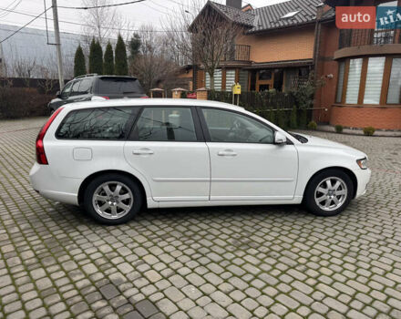 Білий Вольво V50, об'ємом двигуна 1.6 л та пробігом 240 тис. км за 8300 $, фото 6 на Automoto.ua