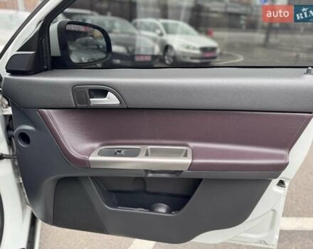 Білий Вольво V50, об'ємом двигуна 1.6 л та пробігом 240 тис. км за 9800 $, фото 19 на Automoto.ua