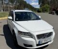 Белый Вольво В50, объемом двигателя 1.6 л и пробегом 250 тыс. км за 7600 $, фото 4 на Automoto.ua