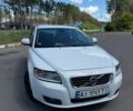 Білий Вольво V50, об'ємом двигуна 1.56 л та пробігом 250 тис. км за 7500 $, фото 1 на Automoto.ua