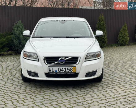Білий Вольво V50, об'ємом двигуна 1.6 л та пробігом 240 тис. км за 8300 $, фото 2 на Automoto.ua