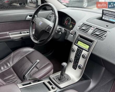 Білий Вольво V50, об'ємом двигуна 1.6 л та пробігом 240 тис. км за 9800 $, фото 21 на Automoto.ua