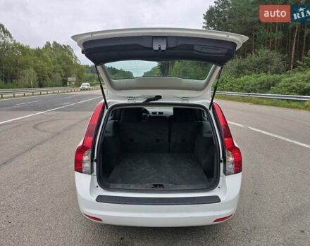 Белый Вольво В50, объемом двигателя 1.6 л и пробегом 224 тыс. км за 7999 $, фото 29 на Automoto.ua