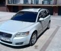 Белый Вольво В50, объемом двигателя 1.6 л и пробегом 228 тыс. км за 7600 $, фото 4 на Automoto.ua