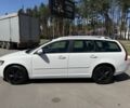 Белый Вольво В50, объемом двигателя 1.6 л и пробегом 250 тыс. км за 7600 $, фото 3 на Automoto.ua