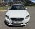 Белый Вольво В50, объемом двигателя 1.6 л и пробегом 250 тыс. км за 7600 $, фото 7 на Automoto.ua
