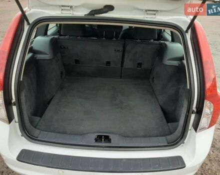 Белый Вольво В50, объемом двигателя 1.56 л и пробегом 178 тыс. км за 7979 $, фото 15 на Automoto.ua