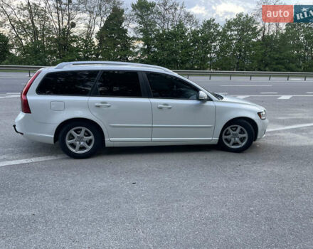 Білий Вольво V50, об'ємом двигуна 1.6 л та пробігом 227 тис. км за 7500 $, фото 7 на Automoto.ua