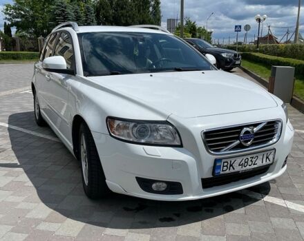 Білий Вольво V50, об'ємом двигуна 1.6 л та пробігом 240 тис. км за 6500 $, фото 3 на Automoto.ua