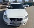 Белый Вольво В50, объемом двигателя 1.6 л и пробегом 218 тыс. км за 7200 $, фото 1 на Automoto.ua