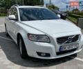 Белый Вольво В50, объемом двигателя 1.6 л и пробегом 240 тыс. км за 7300 $, фото 2 на Automoto.ua