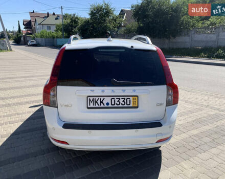 Білий Вольво V50, об'ємом двигуна 1.6 л та пробігом 168 тис. км за 9700 $, фото 4 на Automoto.ua