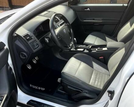 Белый Вольво В50, объемом двигателя 2 л и пробегом 296 тыс. км за 10900 $, фото 15 на Automoto.ua