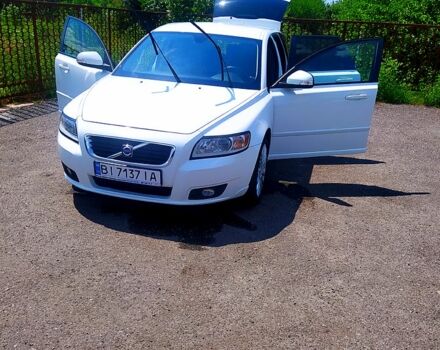 Білий Вольво V50, об'ємом двигуна 1.6 л та пробігом 328 тис. км за 7800 $, фото 1 на Automoto.ua