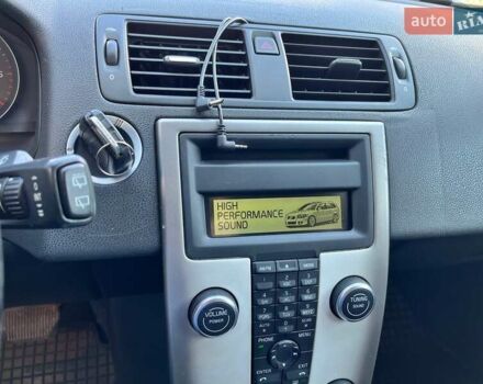 Білий Вольво V50, об'ємом двигуна 1.98 л та пробігом 314 тис. км за 7800 $, фото 6 на Automoto.ua