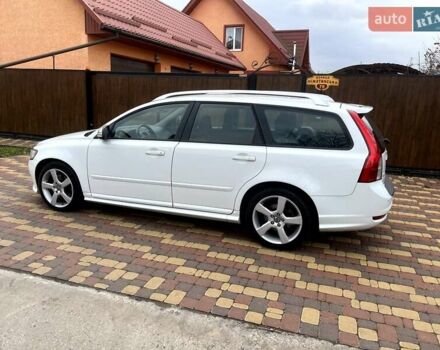 Белый Вольво В50, объемом двигателя 2 л и пробегом 296 тыс. км за 10900 $, фото 10 на Automoto.ua