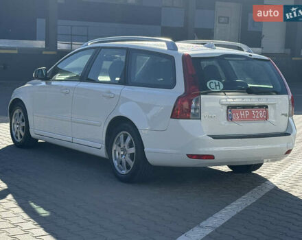 Білий Вольво V50, об'ємом двигуна 1.6 л та пробігом 178 тис. км за 7999 $, фото 11 на Automoto.ua