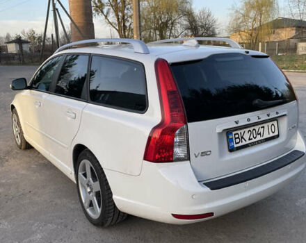 Білий Вольво V50, об'ємом двигуна 1.6 л та пробігом 228 тис. км за 8700 $, фото 5 на Automoto.ua