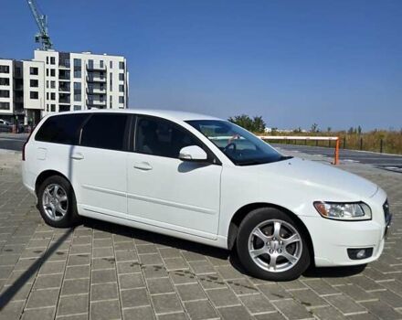 Белый Вольво В50, объемом двигателя 2 л и пробегом 263 тыс. км за 9500 $, фото 5 на Automoto.ua