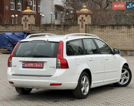 Белый Вольво В50, объемом двигателя 1.6 л и пробегом 209 тыс. км за 8150 $, фото 11 на Automoto.ua