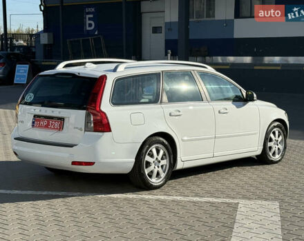 Білий Вольво V50, об'ємом двигуна 1.6 л та пробігом 178 тис. км за 7999 $, фото 7 на Automoto.ua