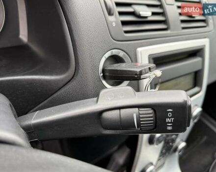 Белый Вольво В50, объемом двигателя 1.6 л и пробегом 209 тыс. км за 8150 $, фото 23 на Automoto.ua