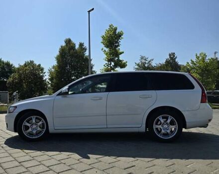 Белый Вольво В50, объемом двигателя 2 л и пробегом 263 тыс. км за 9500 $, фото 6 на Automoto.ua