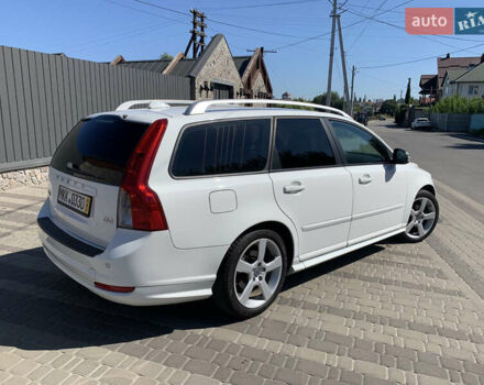 Білий Вольво V50, об'ємом двигуна 1.6 л та пробігом 168 тис. км за 9700 $, фото 6 на Automoto.ua