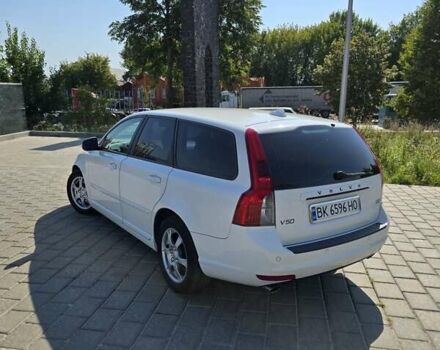 Белый Вольво В50, объемом двигателя 2 л и пробегом 263 тыс. км за 9500 $, фото 11 на Automoto.ua