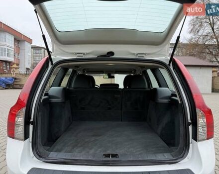 Белый Вольво В50, объемом двигателя 1.6 л и пробегом 209 тыс. км за 8150 $, фото 51 на Automoto.ua