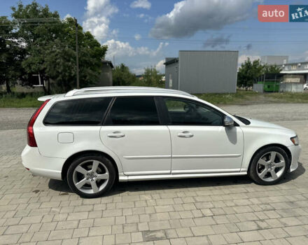 Білий Вольво V50, об'ємом двигуна 2 л та пробігом 226 тис. км за 8900 $, фото 13 на Automoto.ua