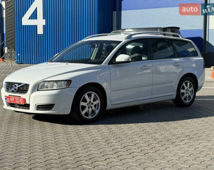 Белый Вольво В50, объемом двигателя 1.6 л и пробегом 178 тыс. км за 7999 $, фото 12 на Automoto.ua