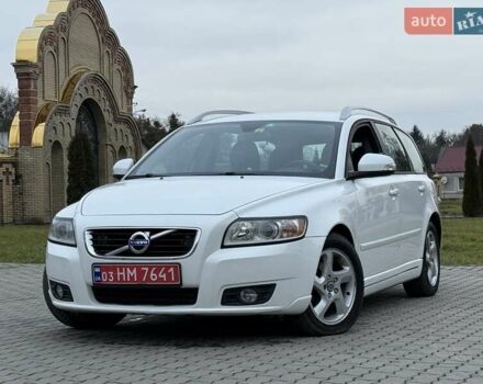 Белый Вольво В50, объемом двигателя 1.6 л и пробегом 209 тыс. км за 8150 $, фото 5 на Automoto.ua