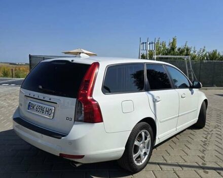 Белый Вольво В50, объемом двигателя 2 л и пробегом 263 тыс. км за 9500 $, фото 8 на Automoto.ua