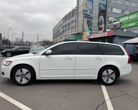 Білий Вольво V50, об'ємом двигуна 1.6 л та пробігом 240 тис. км за 9800 $, фото 4 на Automoto.ua