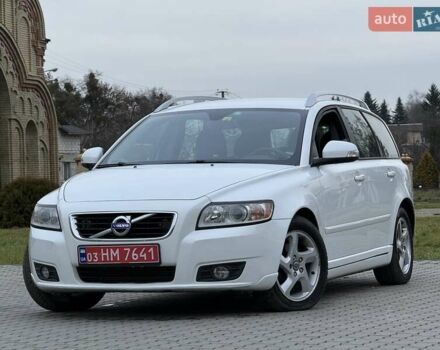 Белый Вольво В50, объемом двигателя 1.6 л и пробегом 209 тыс. км за 8150 $, фото 4 на Automoto.ua