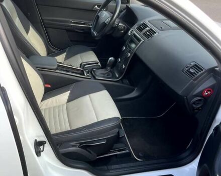 Белый Вольво В50, объемом двигателя 2 л и пробегом 296 тыс. км за 10900 $, фото 17 на Automoto.ua