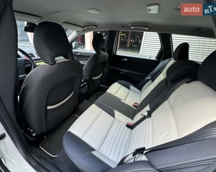 Білий Вольво V50, об'ємом двигуна 1.6 л та пробігом 225 тис. км за 8750 $, фото 16 на Automoto.ua