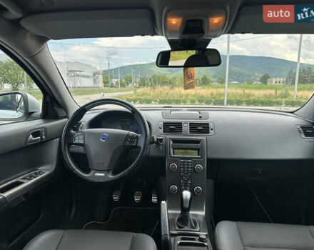 Білий Вольво V50, об'ємом двигуна 2 л та пробігом 226 тис. км за 8900 $, фото 15 на Automoto.ua