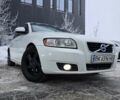 Белый Вольво В50, объемом двигателя 2 л и пробегом 270 тыс. км за 9400 $, фото 1 на Automoto.ua