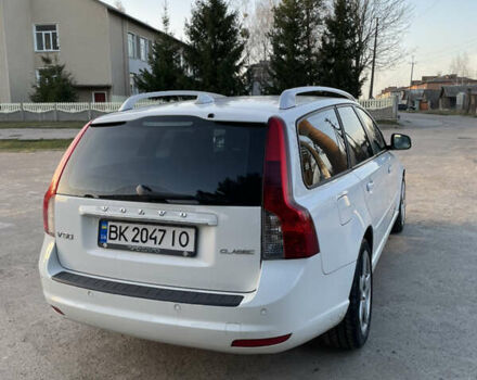 Білий Вольво V50, об'ємом двигуна 1.6 л та пробігом 228 тис. км за 8700 $, фото 4 на Automoto.ua