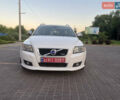 Белый Вольво В50, объемом двигателя 2 л и пробегом 289 тыс. км за 10700 $, фото 1 на Automoto.ua