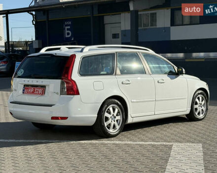 Белый Вольво В50, объемом двигателя 1.6 л и пробегом 178 тыс. км за 7999 $, фото 7 на Automoto.ua