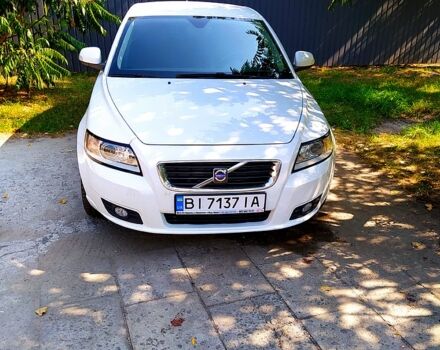 Білий Вольво V50, об'ємом двигуна 1.6 л та пробігом 328 тис. км за 7800 $, фото 2 на Automoto.ua