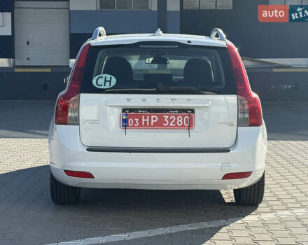 Білий Вольво V50, об'ємом двигуна 1.6 л та пробігом 178 тис. км за 7999 $, фото 10 на Automoto.ua