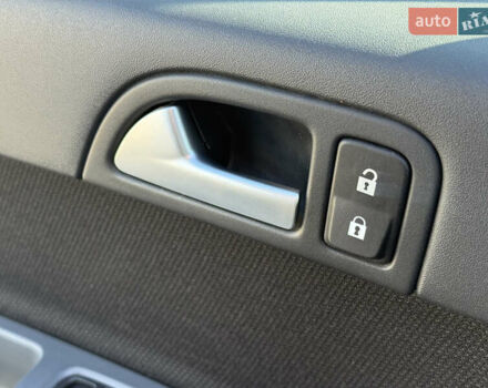 Білий Вольво V50, об'ємом двигуна 1.6 л та пробігом 178 тис. км за 7999 $, фото 23 на Automoto.ua