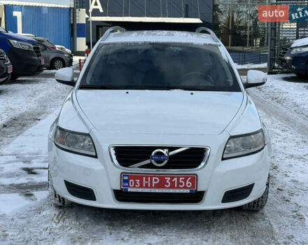 Белый Вольво В50, объемом двигателя 1.6 л и пробегом 178 тыс. км за 7999 $, фото 1 на Automoto.ua