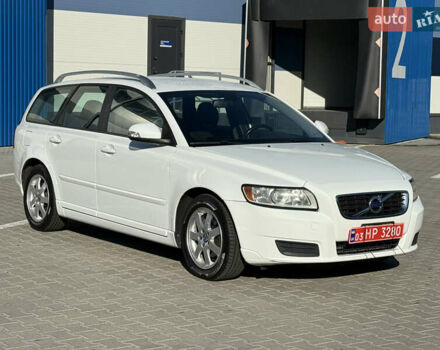Белый Вольво В50, объемом двигателя 1.6 л и пробегом 178 тыс. км за 7999 $, фото 5 на Automoto.ua