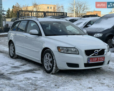 Белый Вольво В50, объемом двигателя 1.6 л и пробегом 178 тыс. км за 7999 $, фото 4 на Automoto.ua